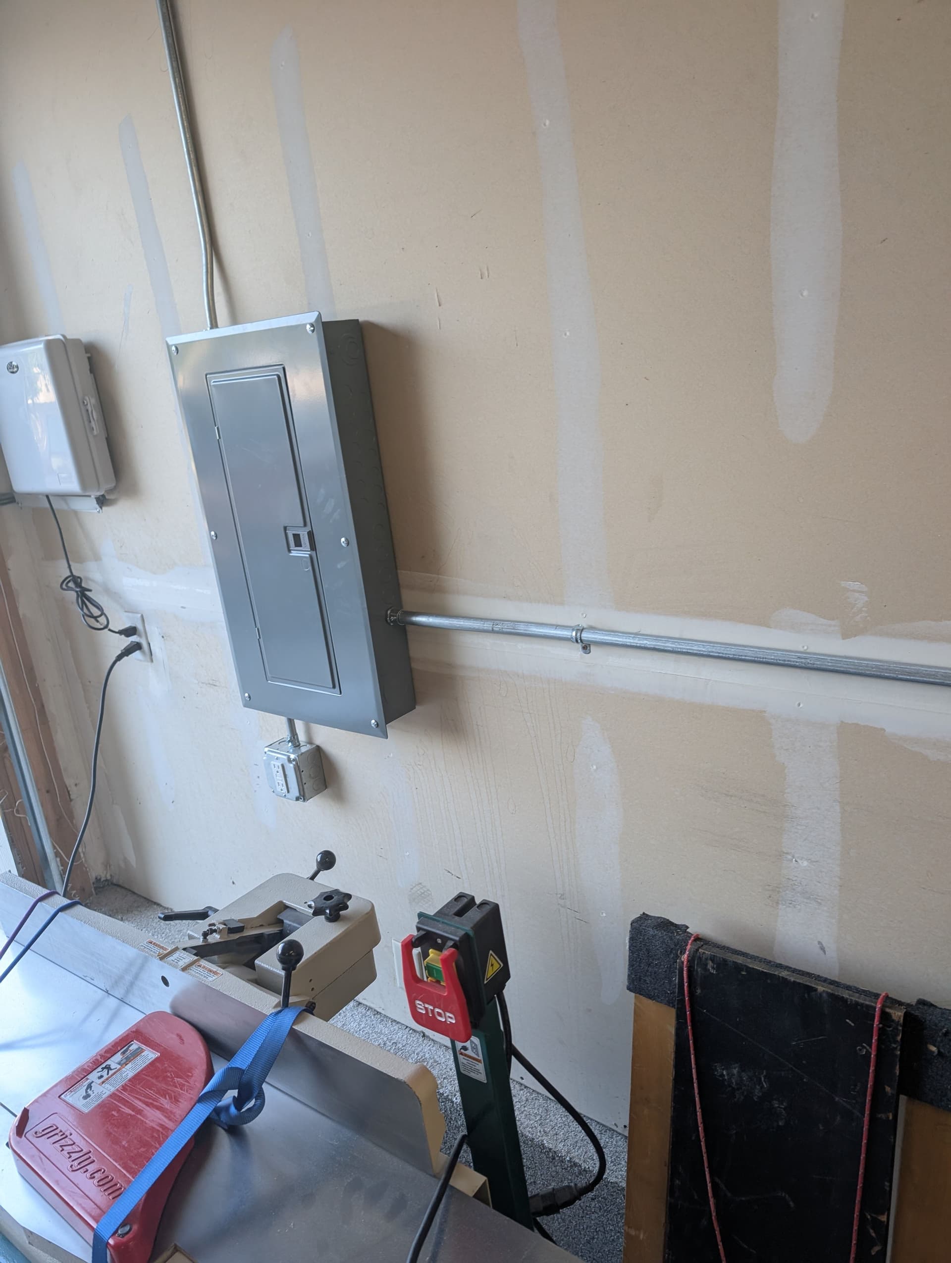 Gallery photos for Shop Subpanel Install with New Circuits and Upgraded Lighting: Image #2