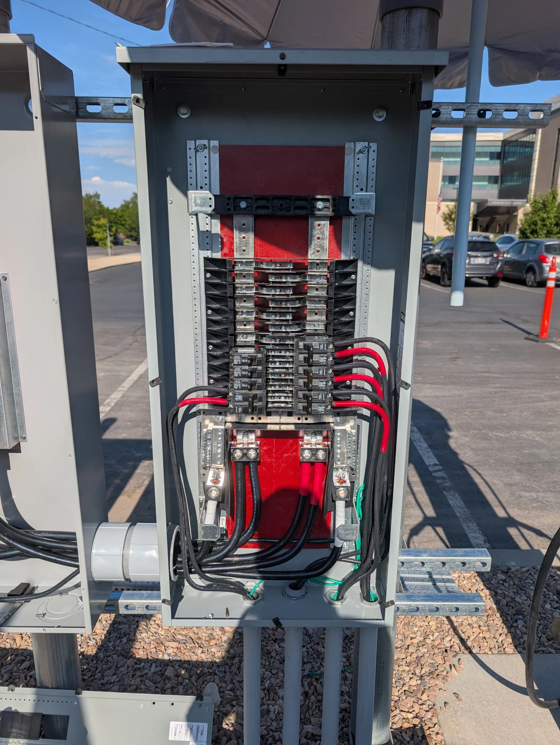 600 Amp Service Install Powers 8 EV Chargers in One Week image